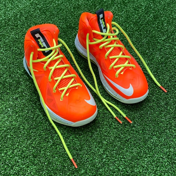 Nike LeBron 10 GS - Total Crimson / Black / Volt - Picture 3 of 6